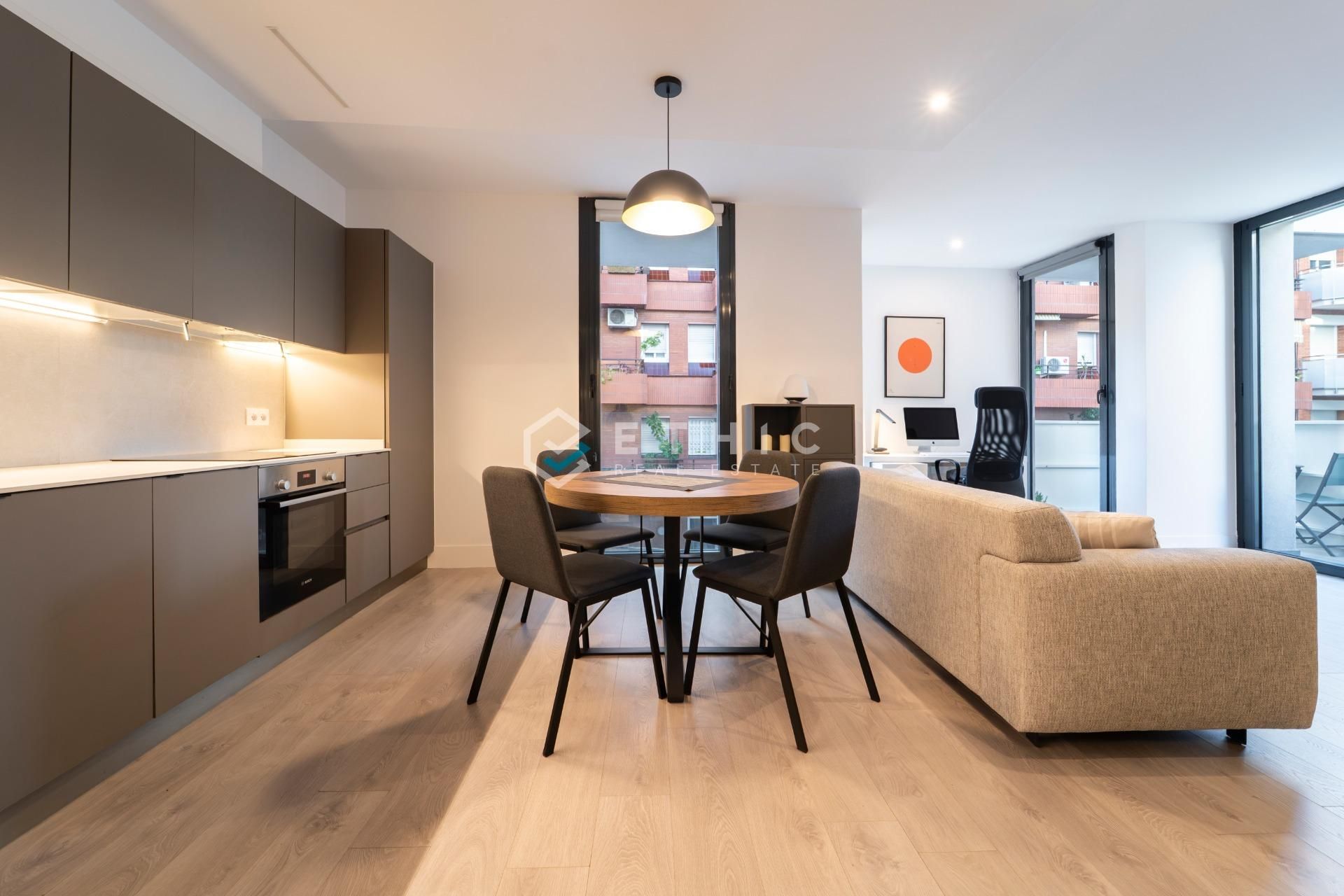 Living room of Flat for sale in  Barcelona Capital  with Air Conditioner, Heating and Parquet flooring