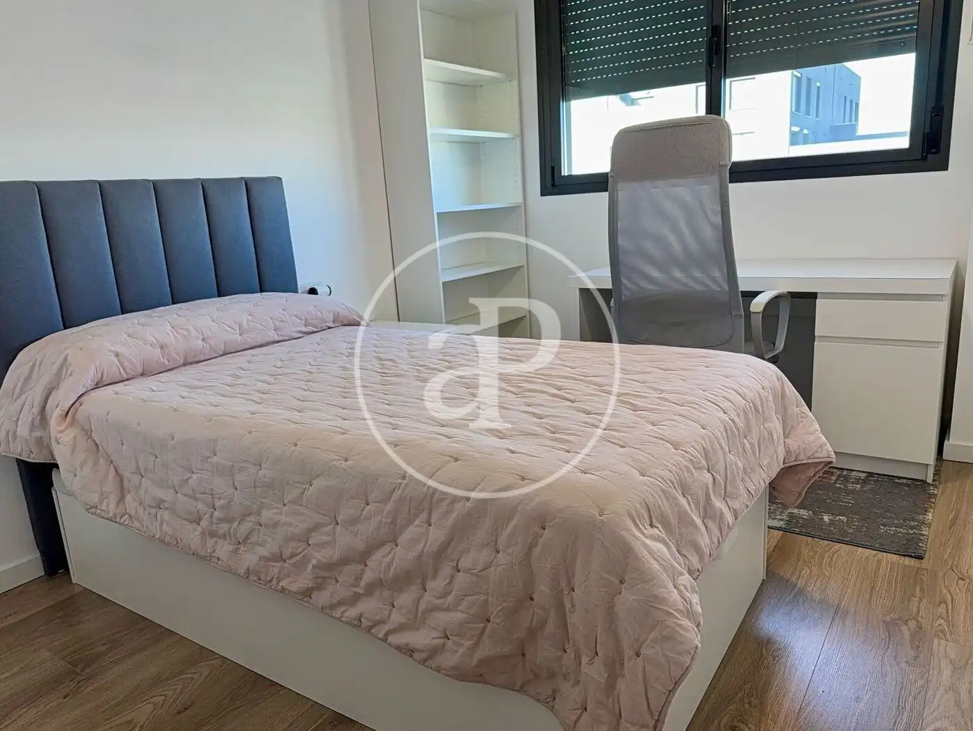 Bedroom of Flat for rent in Valencia  with Air Conditioner, Heating and Private garden
