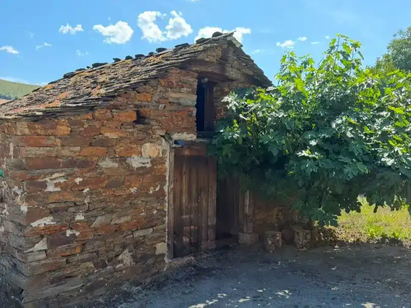 Vista exterior de Finca rústica en venda en Navia de Suarna, Lugo
