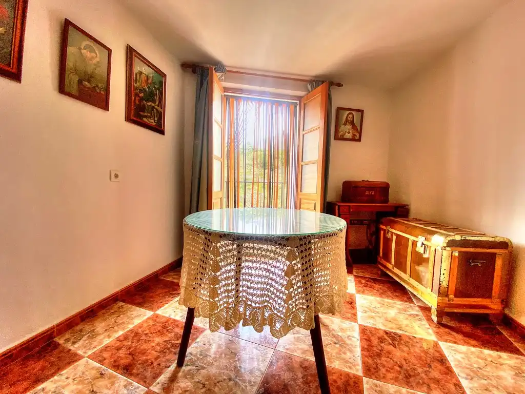 Comedor de Finca rústica en venta en Salares con Terraza, Trastero y Amueblado