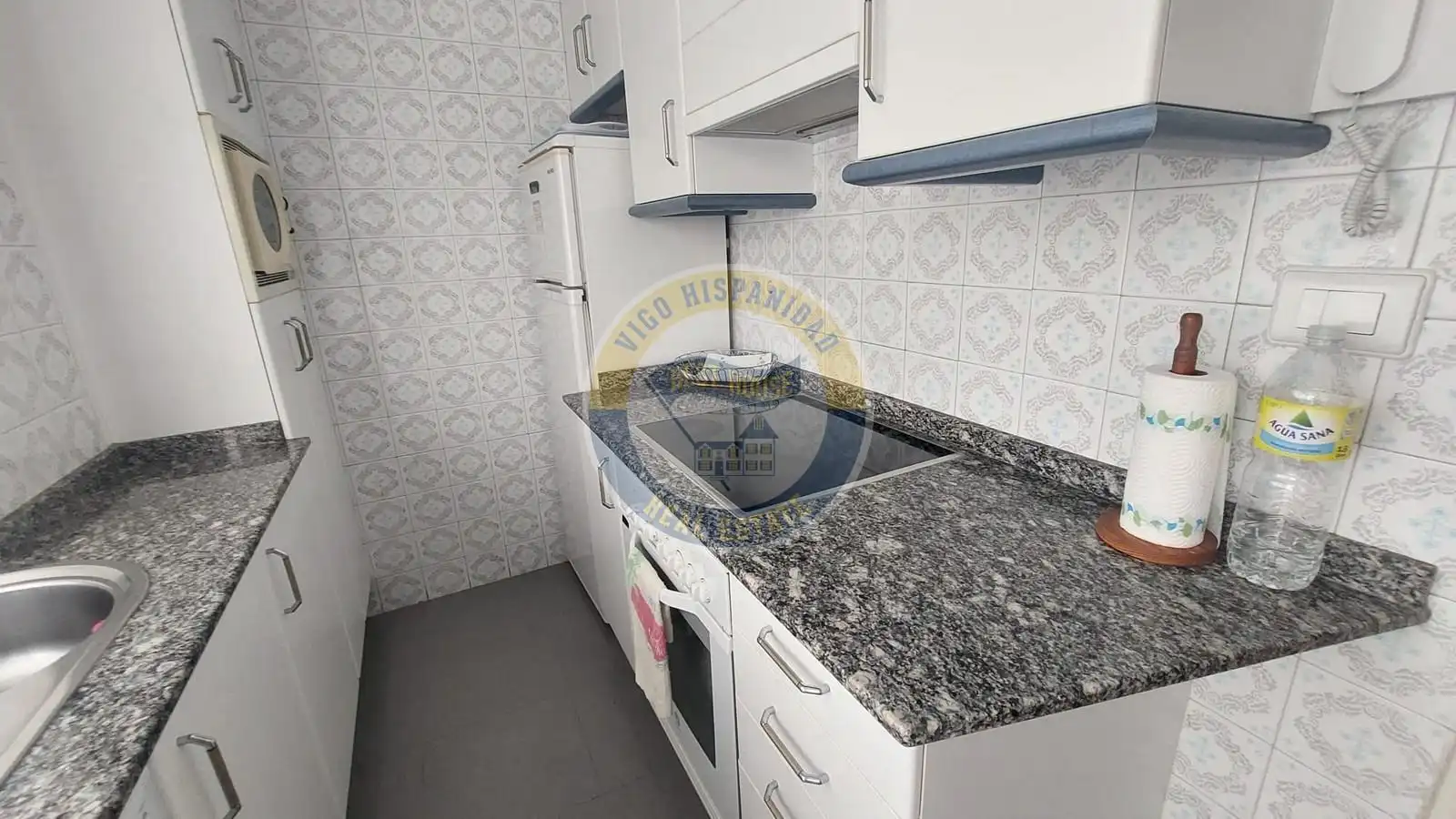 Kitchen of Flat for sale in Vigo 