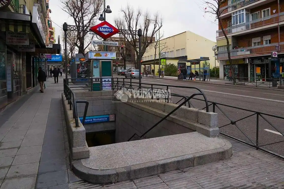 Vista exterior de Piso en venta en Madrid con Aire acondicionado, Calefacción y Parquet