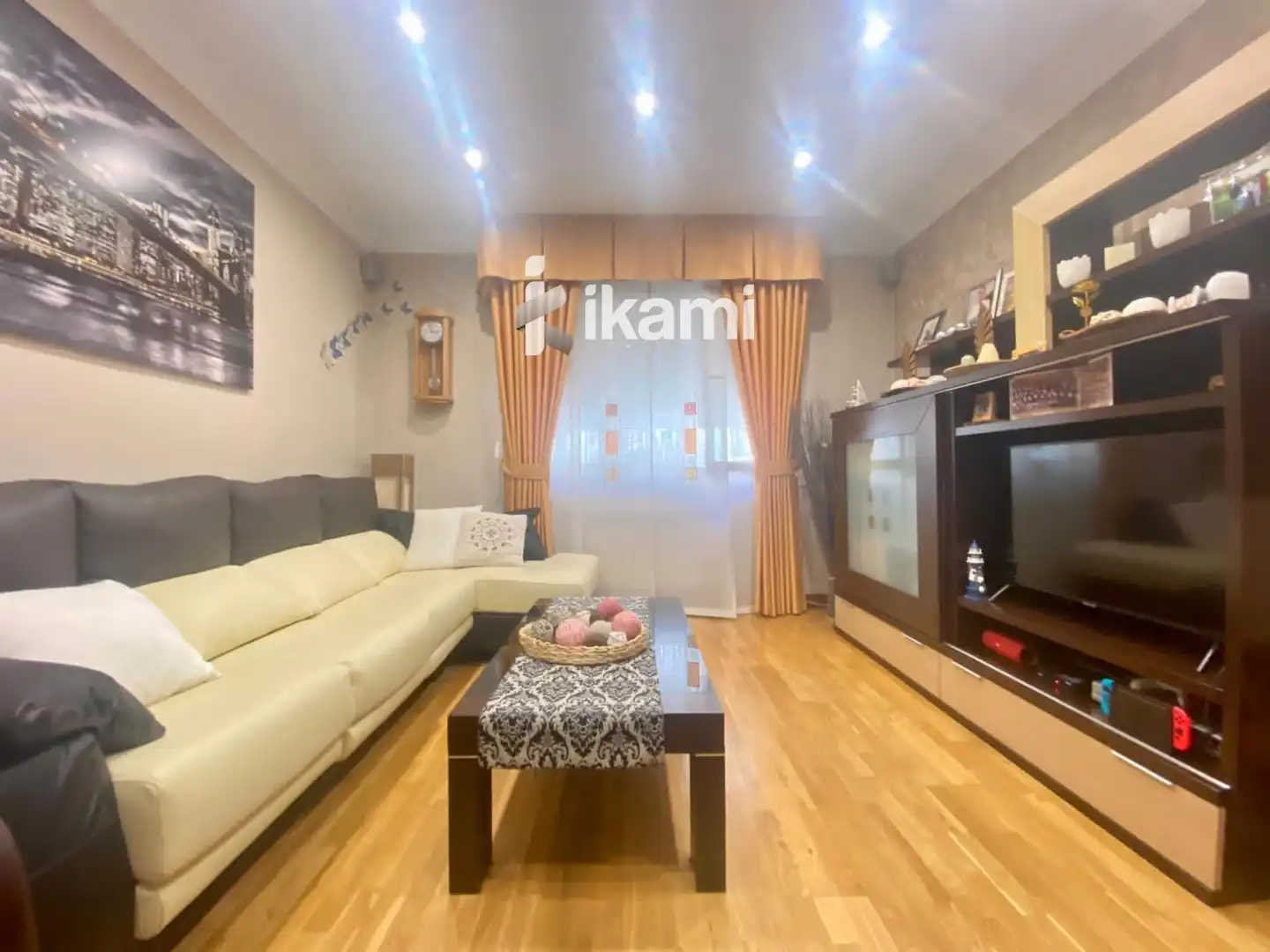 Living room of Flat for sale in Madrid  with Heating, Terrace and Furnished