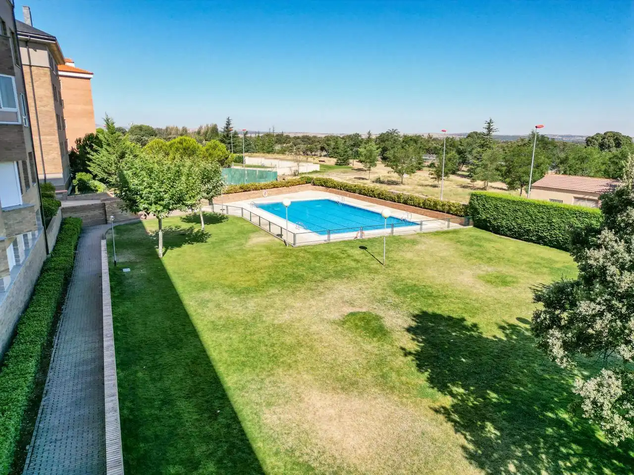 Piscina de Pis en venda en Ávila amb Calefacció, Jardí privat i Traster