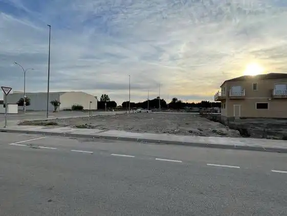 Terreno industrial en venta en Orihuela