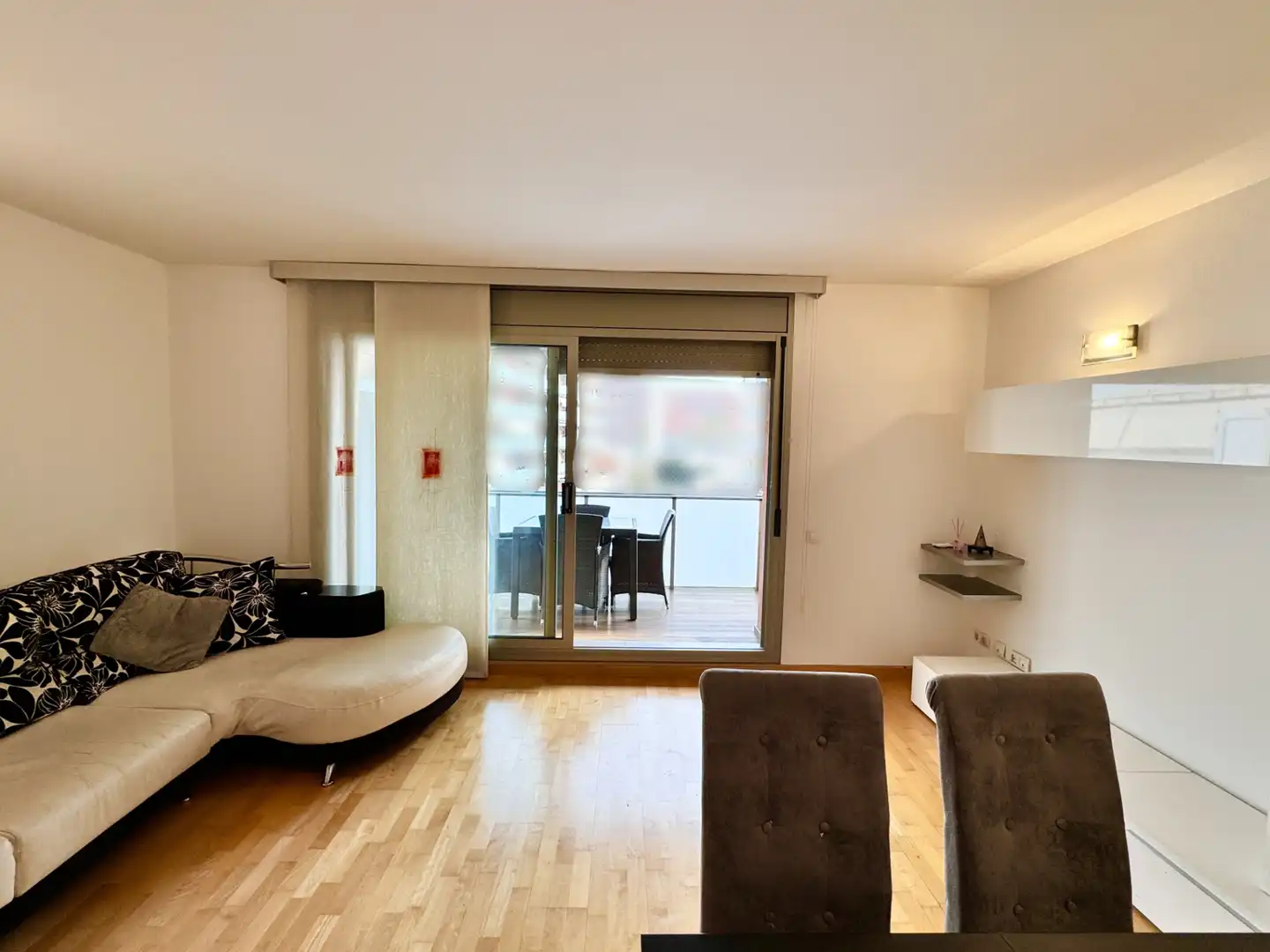 Living room of Flat for rent in Badalona  with Air Conditioner, Heating and Parquet flooring