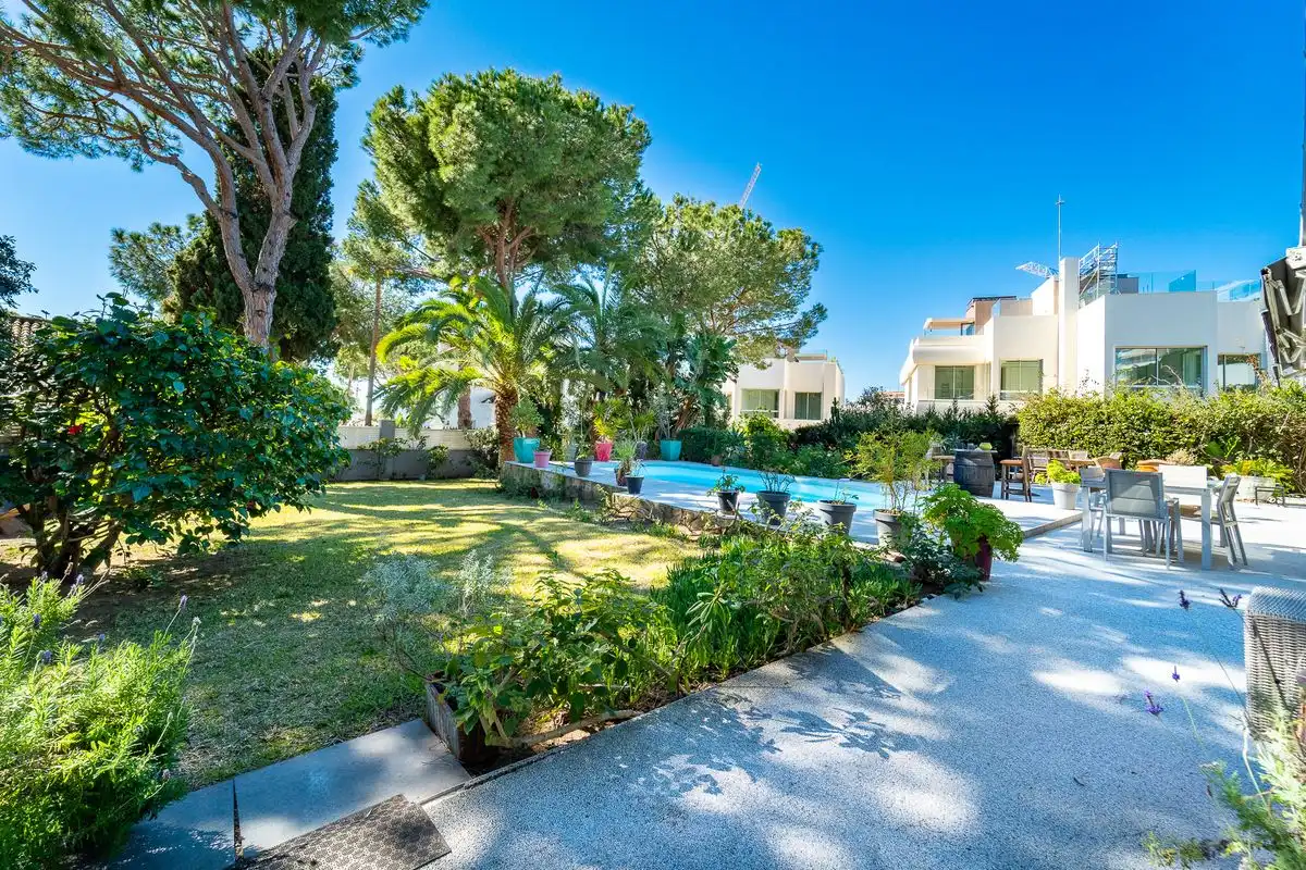 Jardí de Casa o xalet en venda en Marbella amb Aire condicionat, Calefacció i Jardí privat