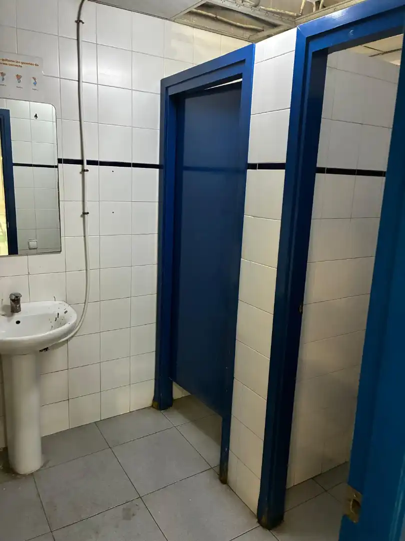 Baño de Nave industrial de alquiler en Parets del Vallès