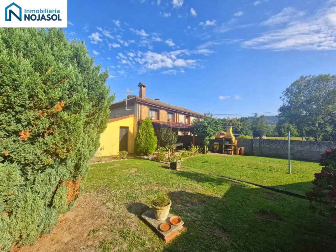 Terraced house with garden for sale in Calle HAZAS DE CESTO