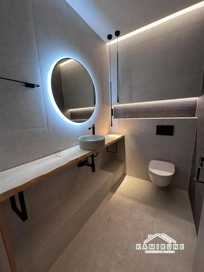 Bathroom of Flat for rent in Bilbao   with Heating, Terrace and Storage room