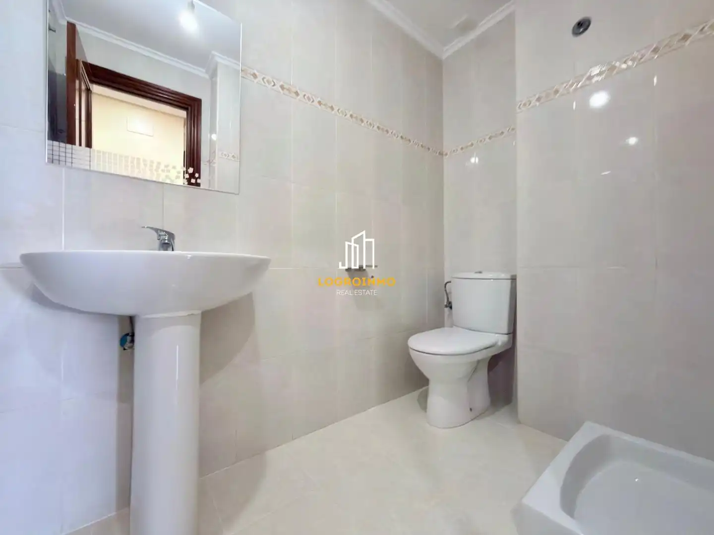 Bathroom of Flat for sale in Lardero  with Heating, Storage room and Furnished