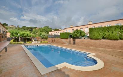 Swimming pool of Single-family semi-detached for sale in Calella  with Air Conditioner, Terrace and Balcony