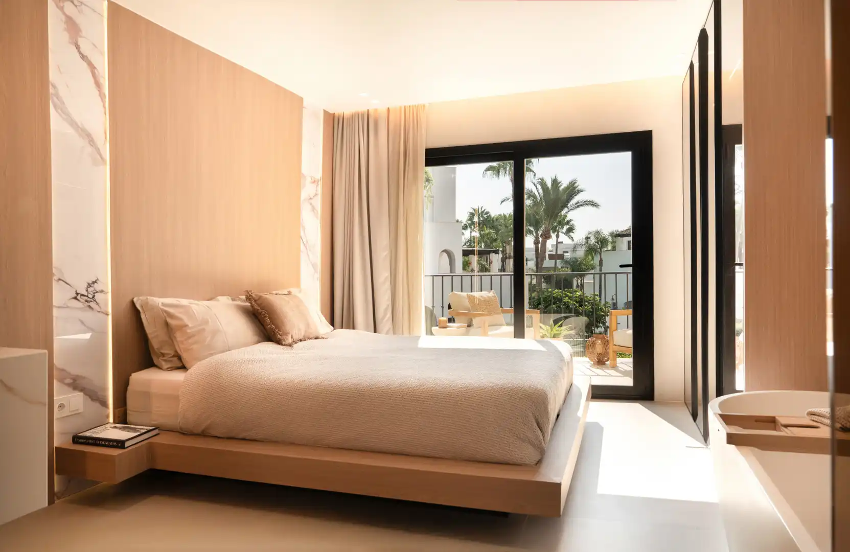 Dormitori de Casa adosada en venda en Marbella amb Aire condicionat, Jardí privat i Terrassa