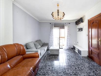 Sala d'estar de Pis en venda en Albolote amb Aire condicionat i Terrassa