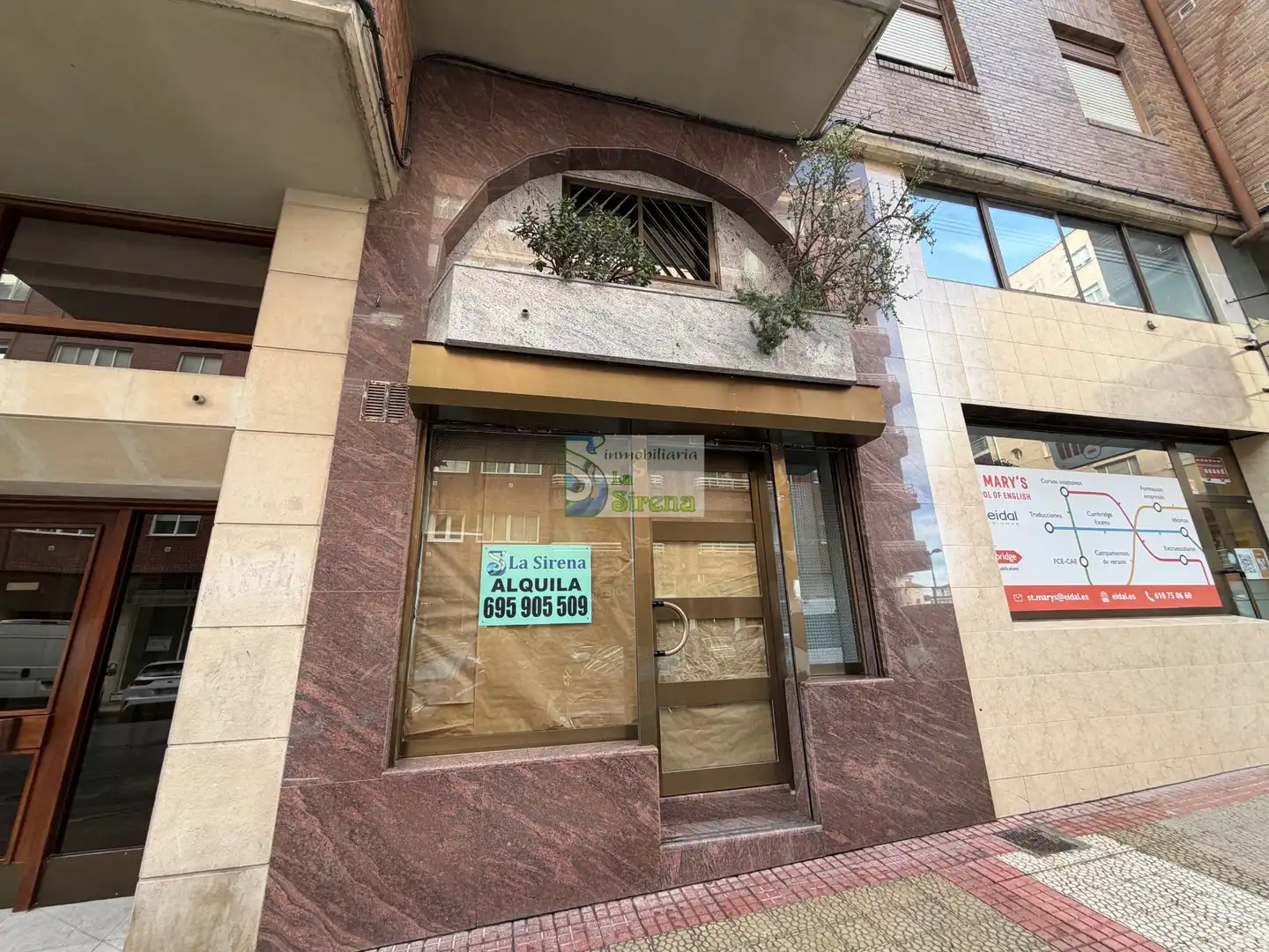 Gewerbefläche zur Miete in Calle Eladio Laredo 7, imagen 2