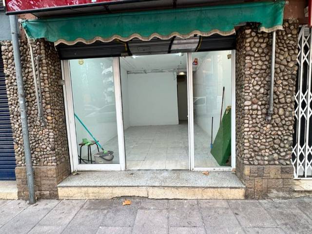 Local comercial en Alquiler en Carrer de Travau, 1 en El Turó de la Peira