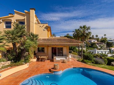 Casa amb piscina en venda a SANT ALBERT