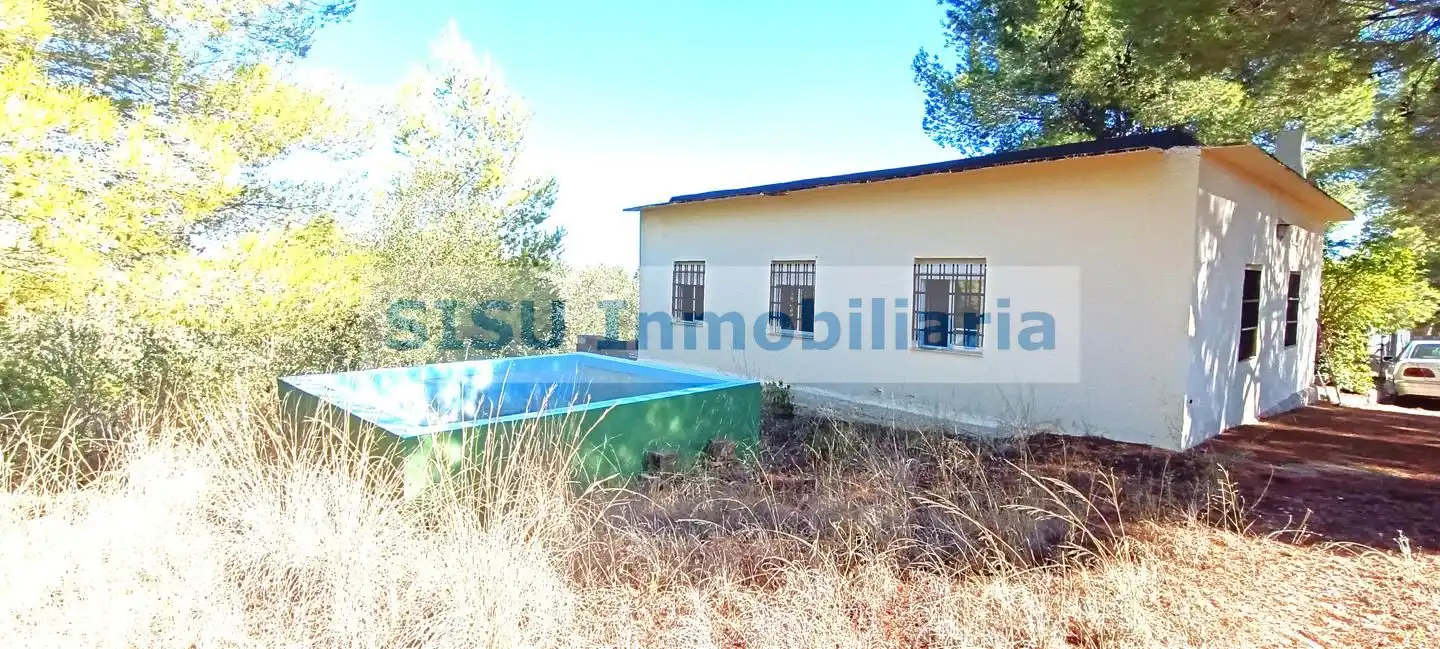 Country homes for sale in Pedralba  with Private garden, Terrace and Swimming Pool