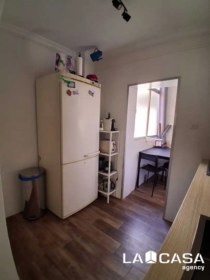 Cuina de Pis en venda en Dos Hermanas amb Aire condicionat i Terrassa
