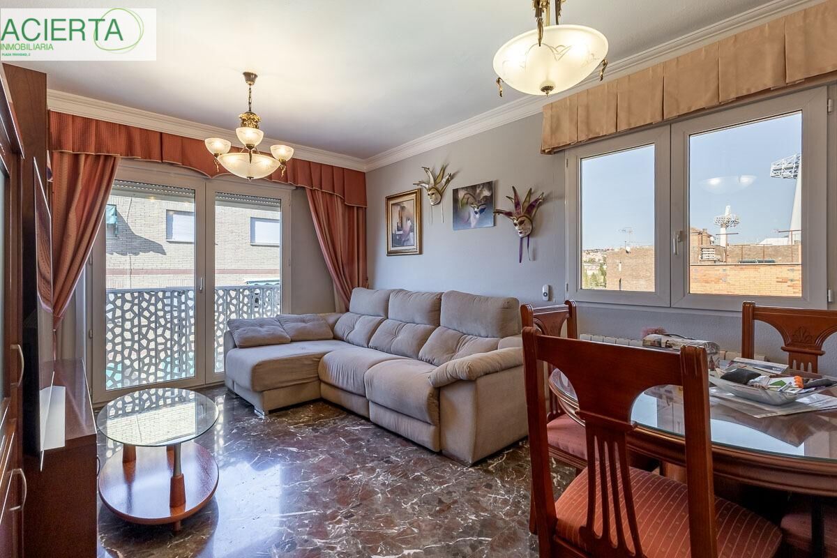 Living room of Flat for sale in  Granada Capital  with Heating and Balcony