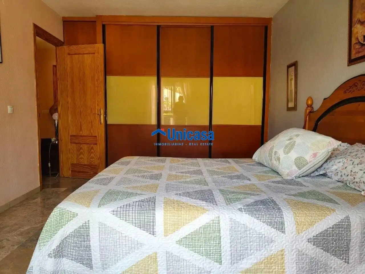 Habitación de Casa adosada en venta en Málaga