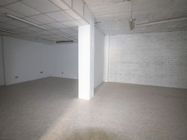 Local comercial en venda a VICTOR CATALA