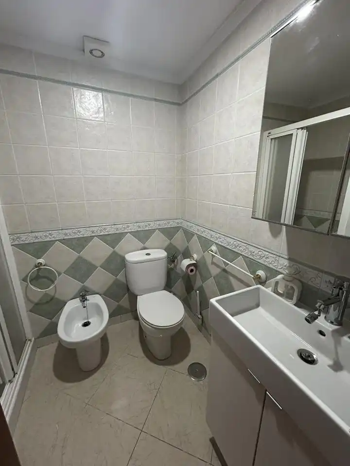 Baño de Piso de alquiler en Málaga con Aire acondicionado, Calefacción y Terraza