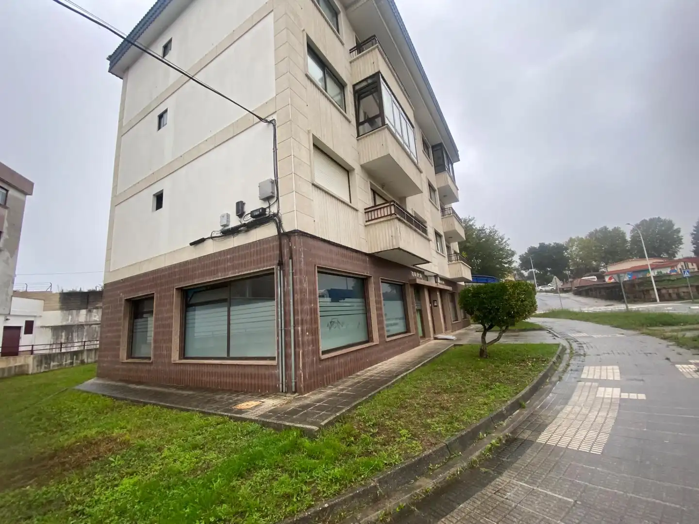 Vista exterior de Local en venta en Pontevedra Capital 