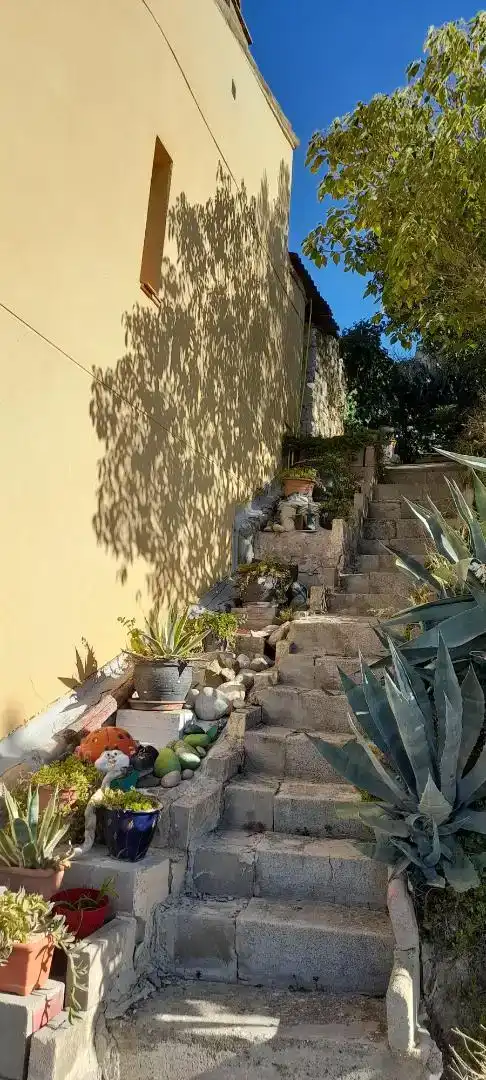 Vista exterior de Casa adosada en venda en Artesa de Segre amb Balcó
