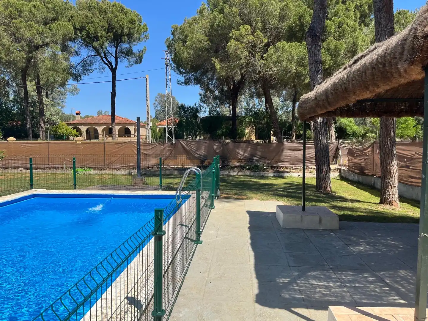 Piscina de Finca rústica en venta en Isla Mayor con Aire acondicionado, Jardín privado y Piscina