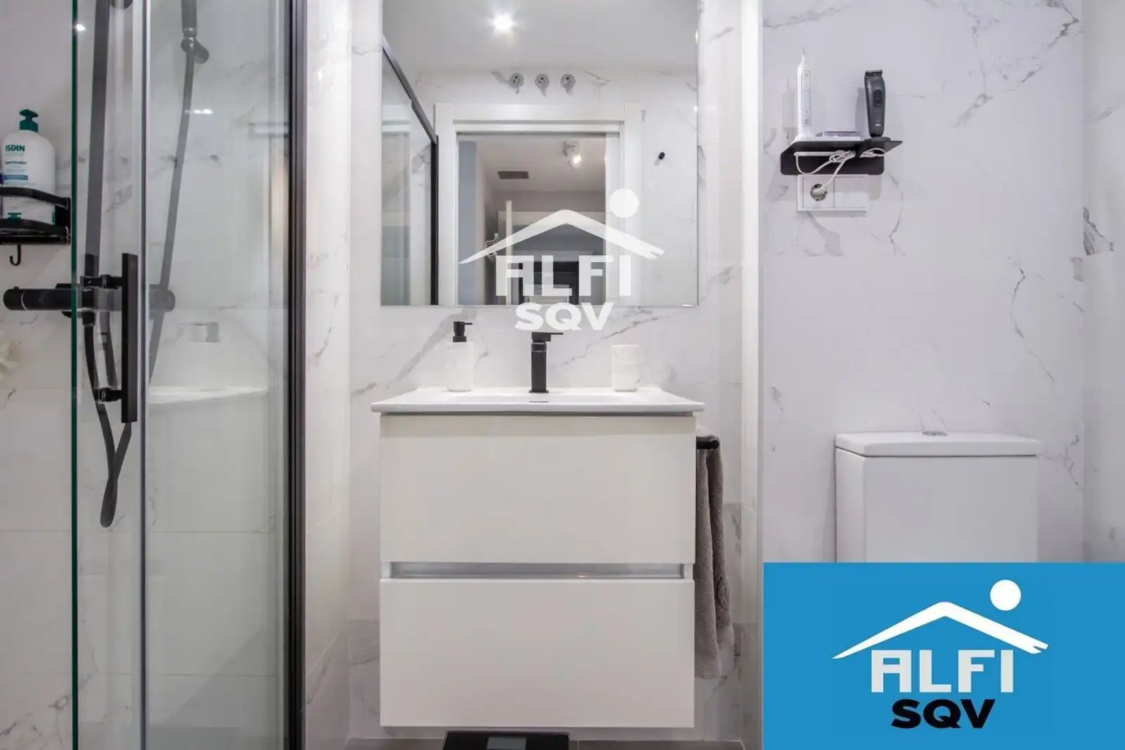 Bathroom of Flat for sale in Sant Cugat del Vallès  with Air Conditioner, Heating and Terrace