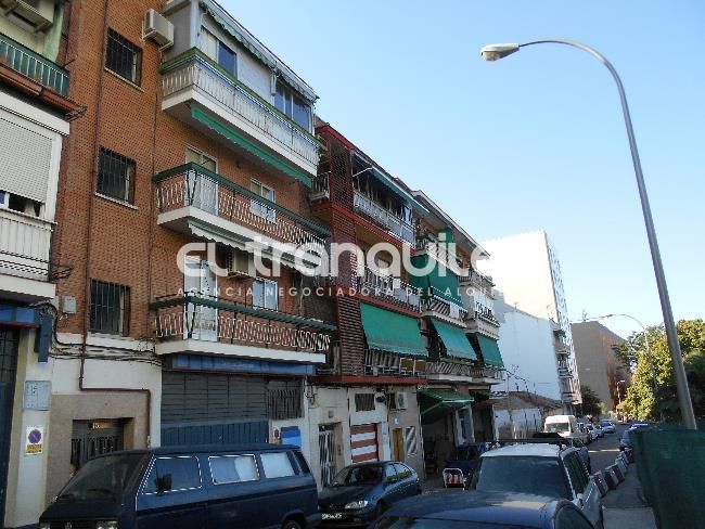 Exterior view of Flat for sale in  Madrid Capital  with Air Conditioner, Terrace and Furnished
