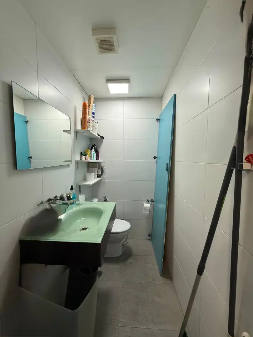 Bathroom of Commercial properties for sale in Santa Coloma de Gramenet  with Air Conditioner