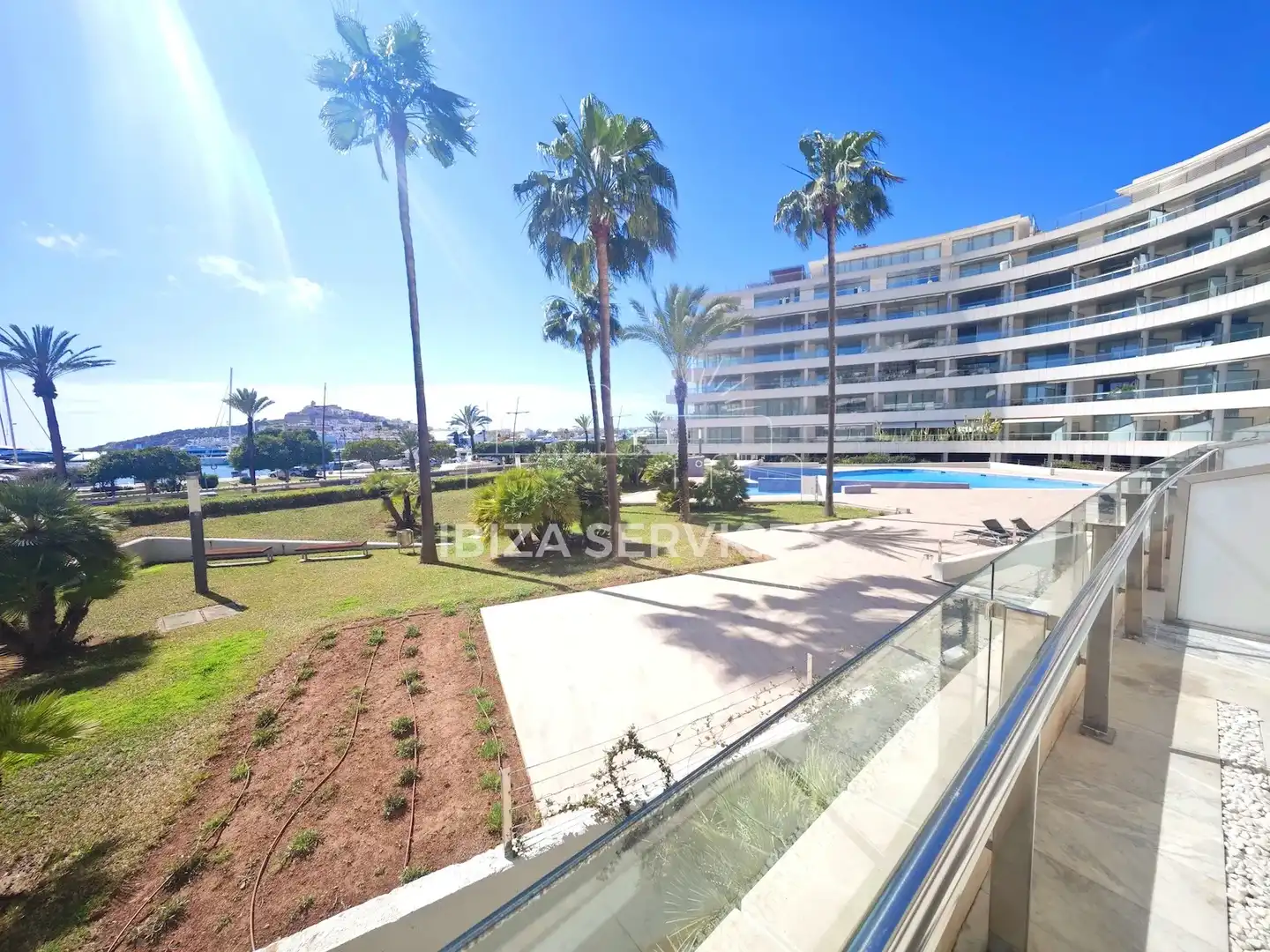 Appartamento con piscina in affitto a Marina Botafoc - Platja de Talamanca, imagen 15