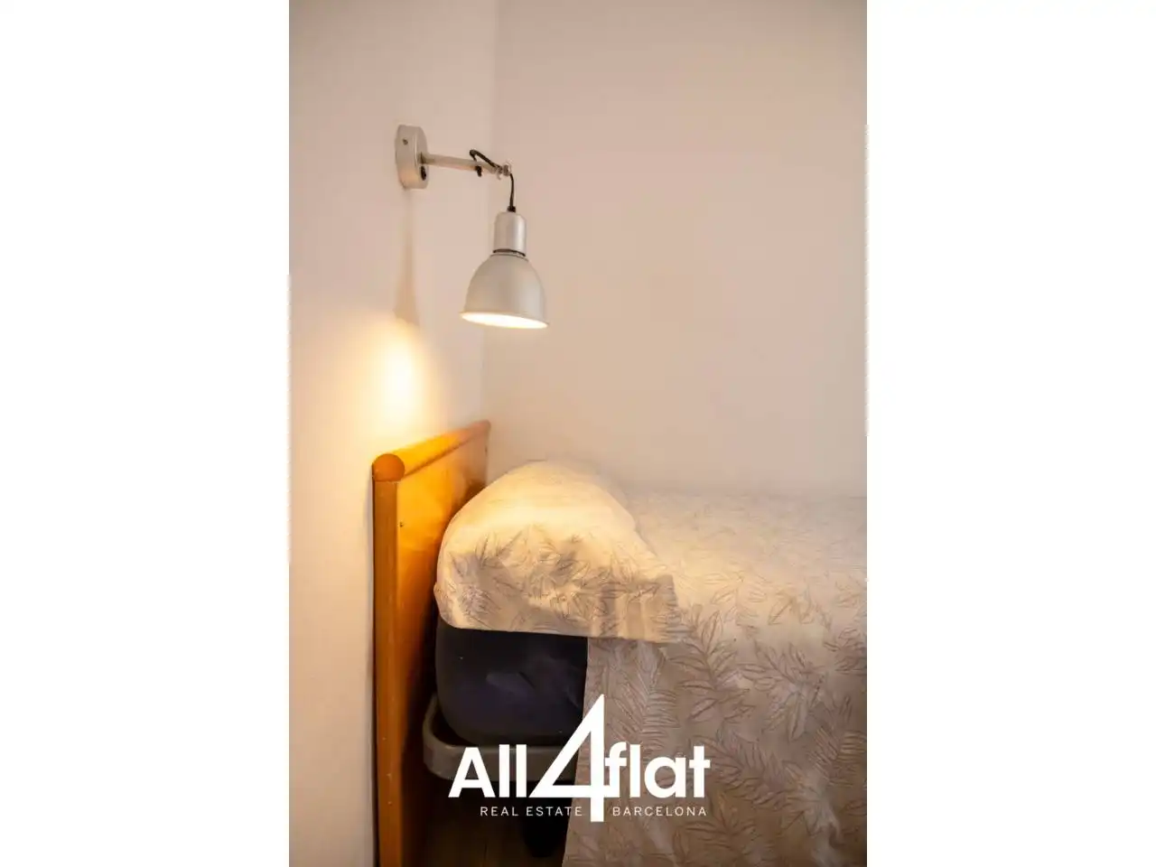 Bedroom of Flat for rent in Barcelona  with Furnished and Balcony