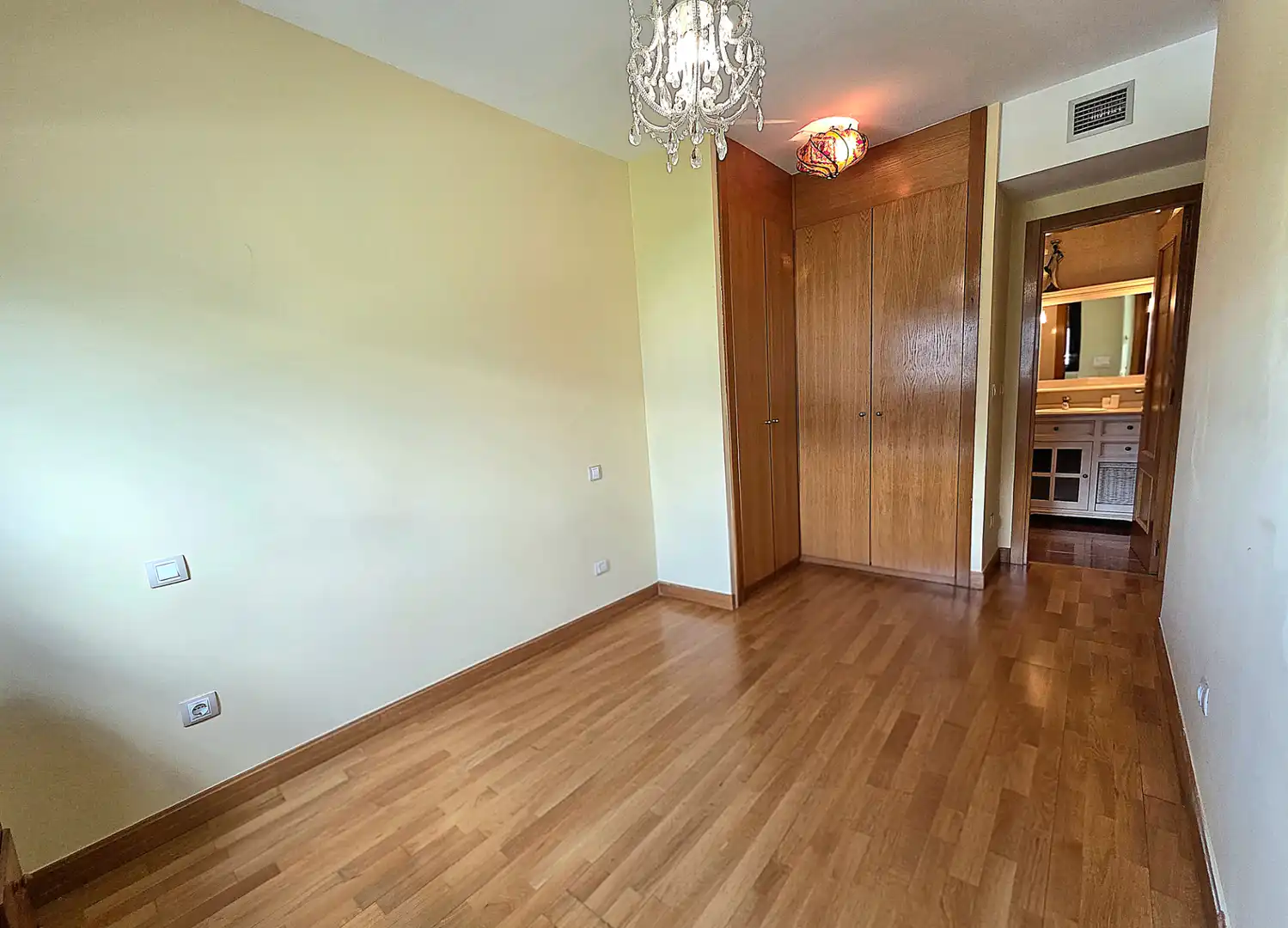 Habitación de Piso en venta en Madrid con Aire acondicionado, Calefacción y Jardín privado