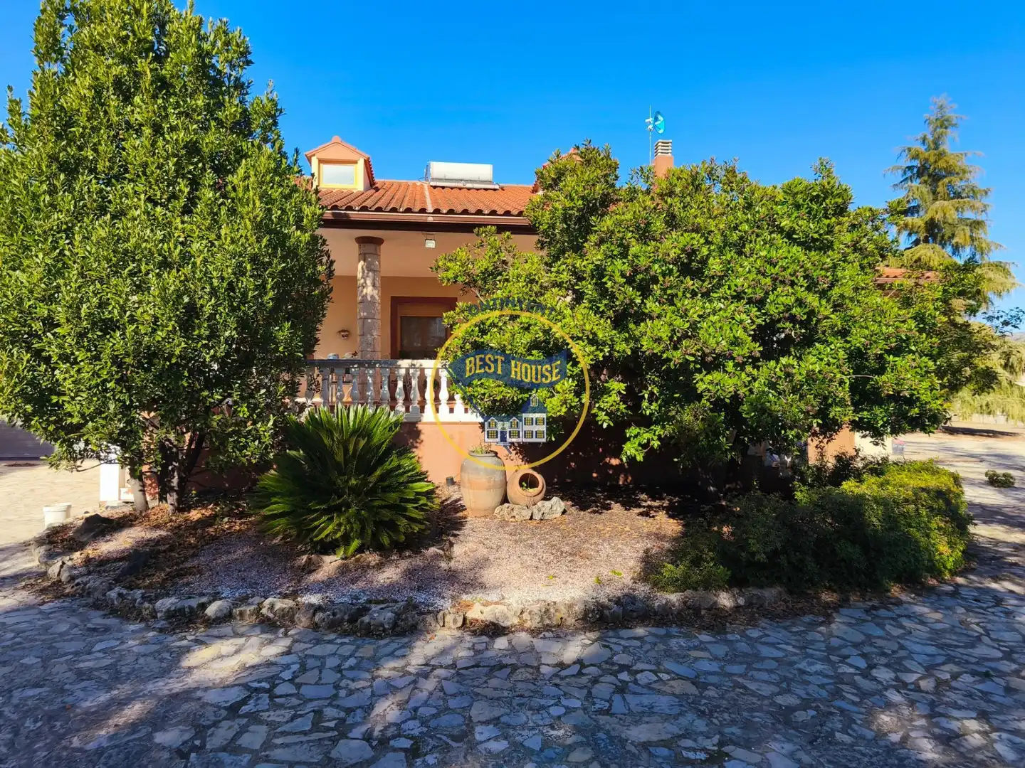 Vista exterior de Casa o xalet en venda en Ontinyent amb Jardí privat i Piscina