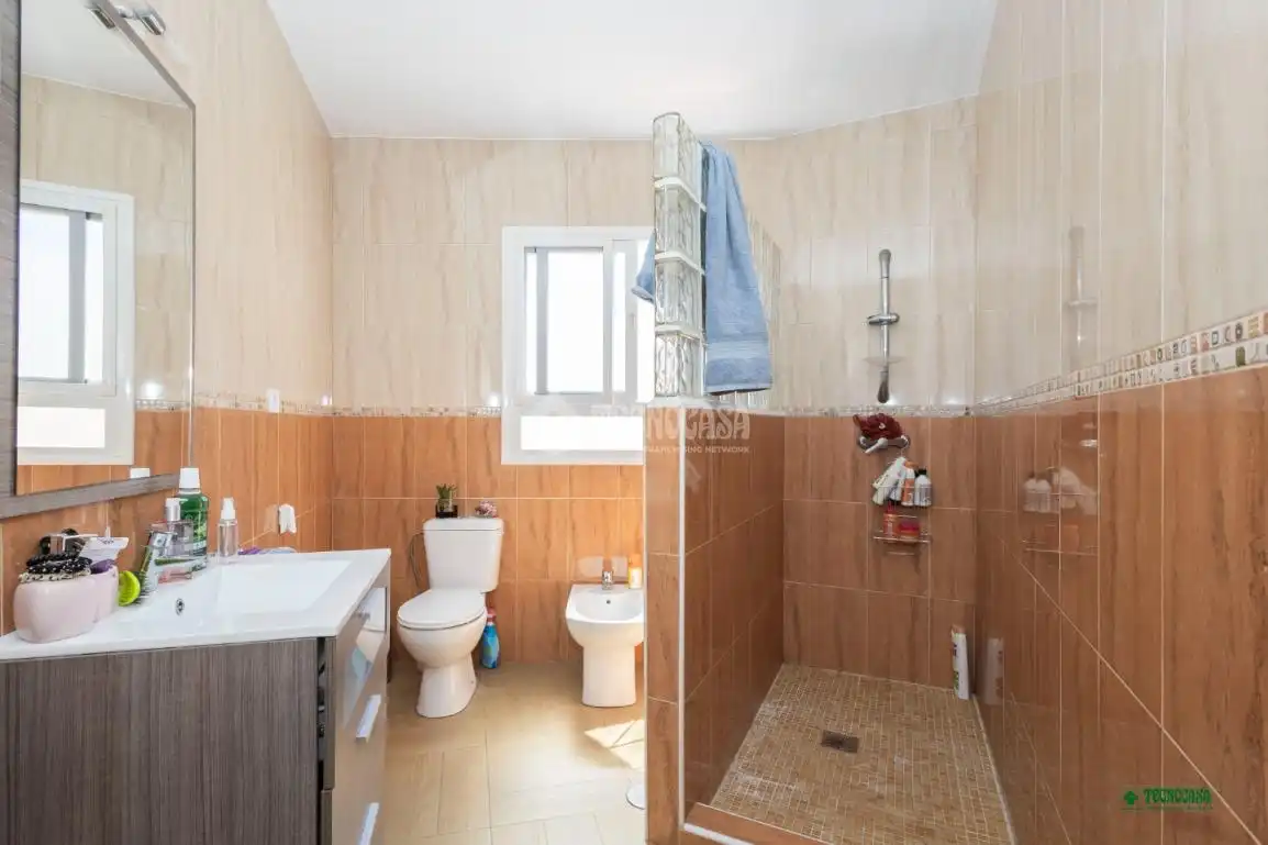 Baño de Piso en venta en Almería con Terraza
