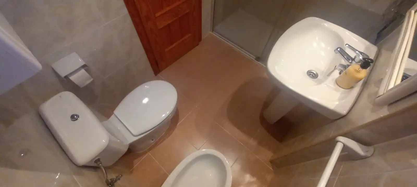 Baño de Apartamento de alquiler en Gandia con Aire acondicionado, Calefacción y Amueblado