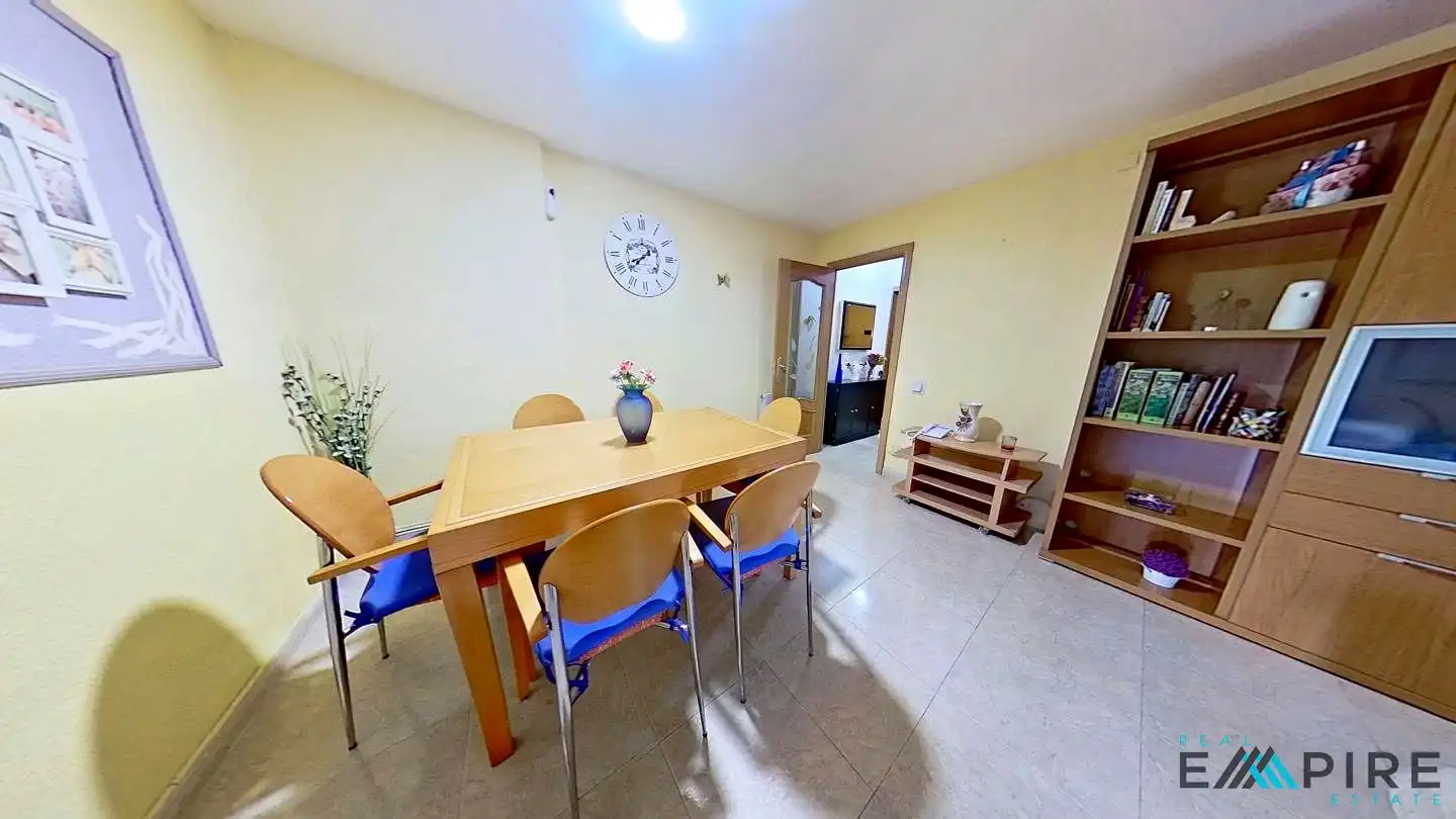 Comedor de Planta baja en venta en Fuenlabrada con Calefacción, Terraza y Trastero