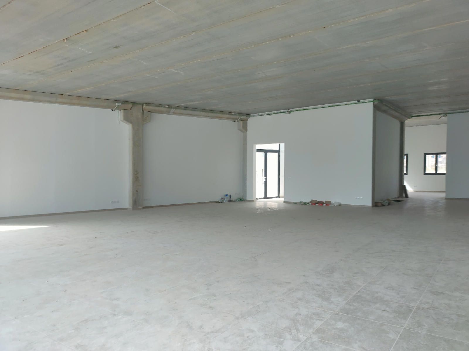 Industrial buildings to rent in Población de Arroyo