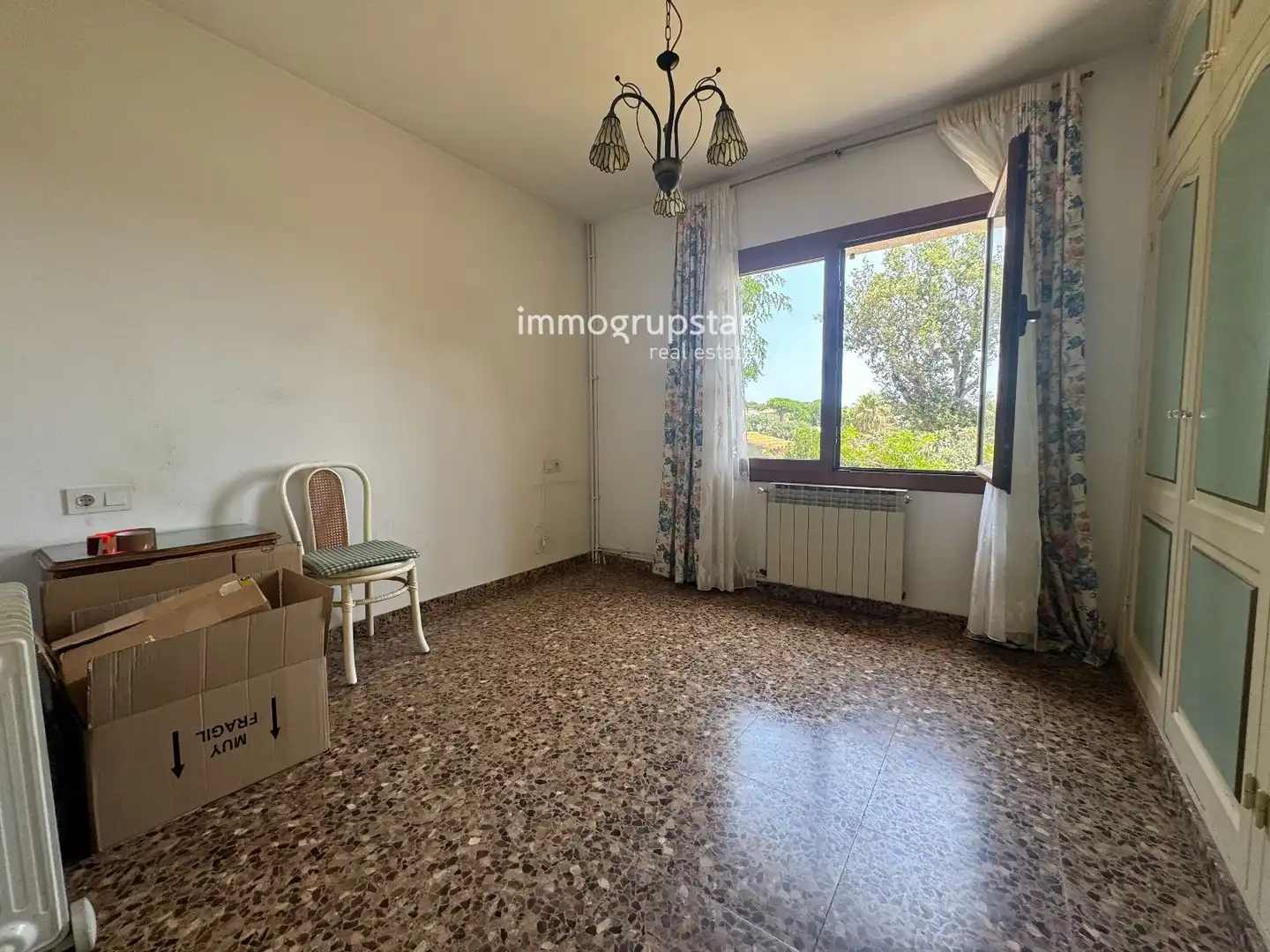 Sala de estar de Casa o chalet en venta en Castell d'Aro, Platja d'Aro i s'Agaró con Calefacción, Terraza y Horno