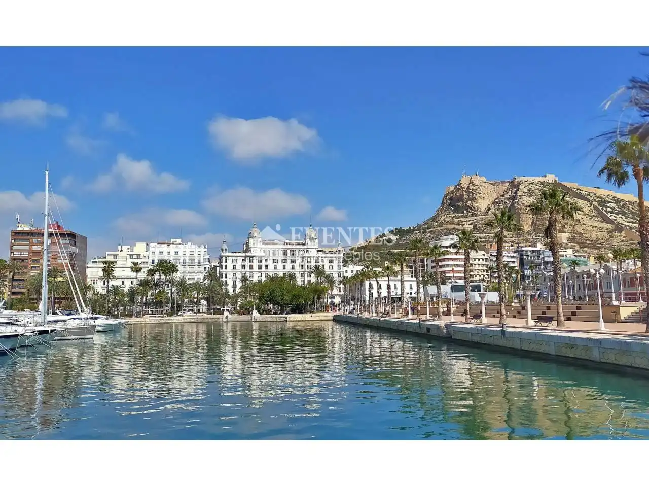 Vista exterior de Local en venta en Alicante / Alacant
