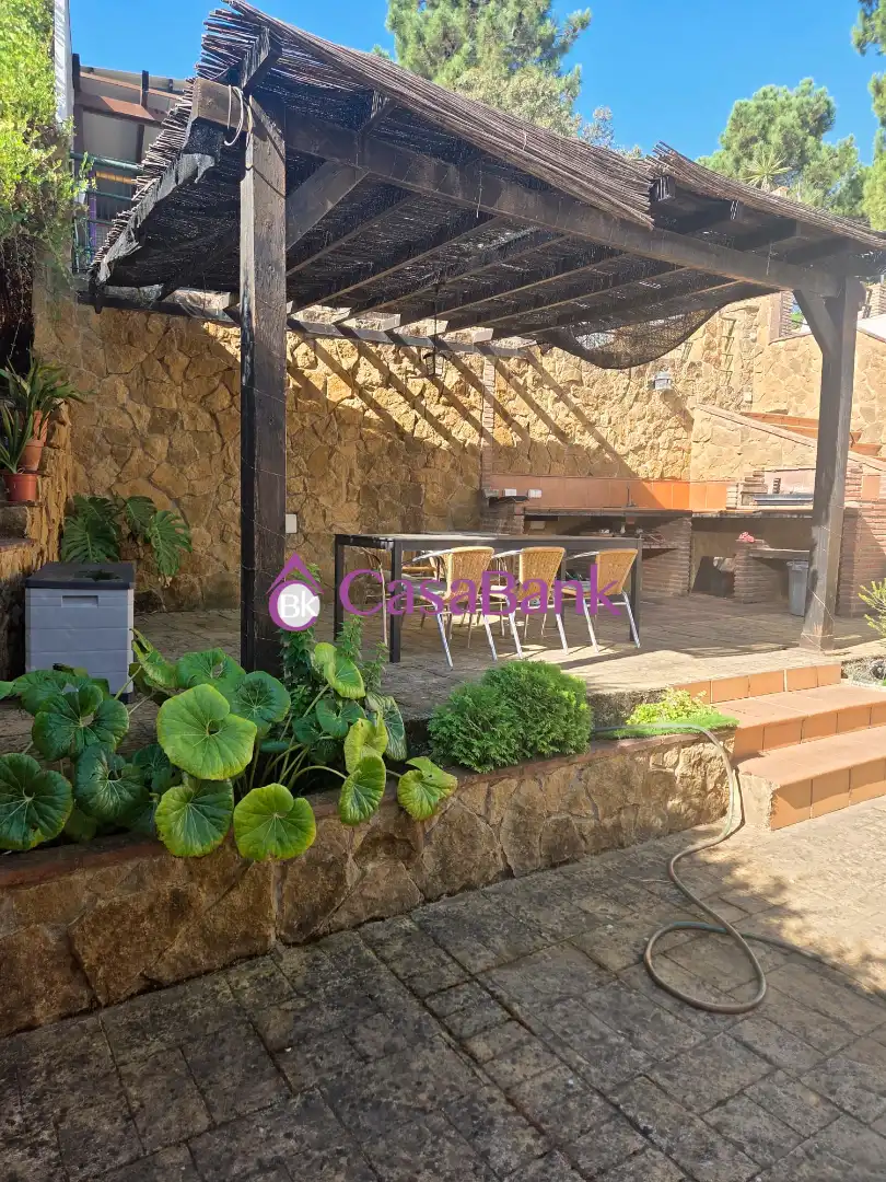 Terrassa de Casa o xalet en venda en Córdoba amb Aire condicionat, Jardí privat i Terrassa