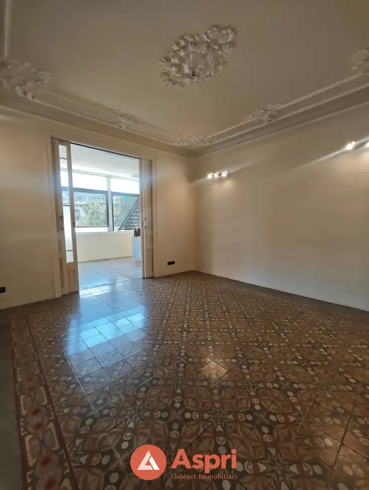 Flat for rent in Barcelona  with Air Conditioner, Private garden and Terrace