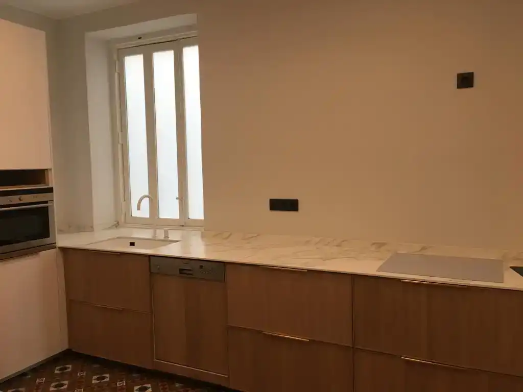 Cocina de Piso de alquiler en  Valencia Capital con Aire acondicionado y Balcón
