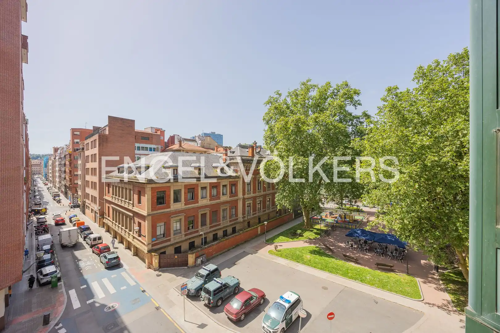 Außenansicht von Wohnung zum Verkauf in Bilbao  mit Heizung und Balkon