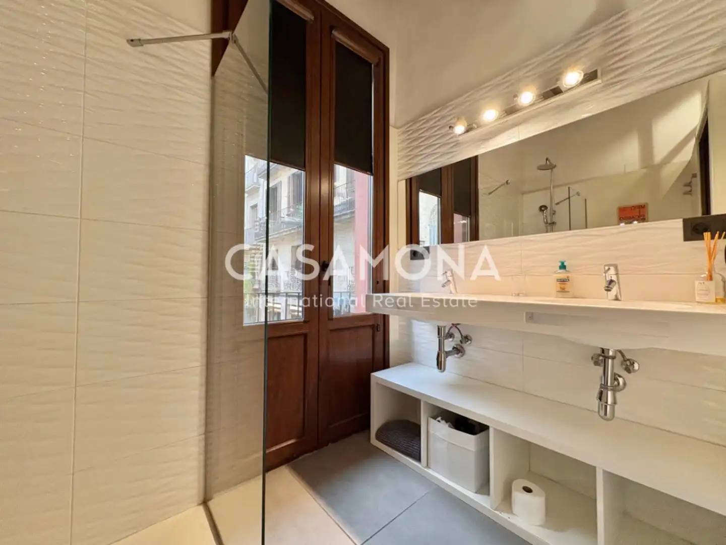 Badezimmer von Maisonette zur Miete in Barcelona mit Klimaanlage, Heizung und Abstellraum