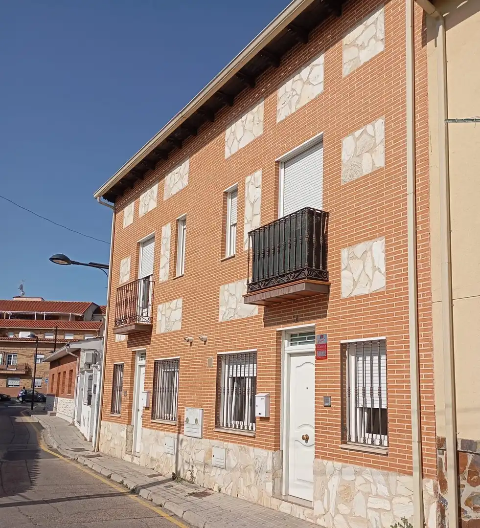 Exterior view of Detached homes for sale in Ciempozuelos  with Air Conditioner, Heating and Terrace