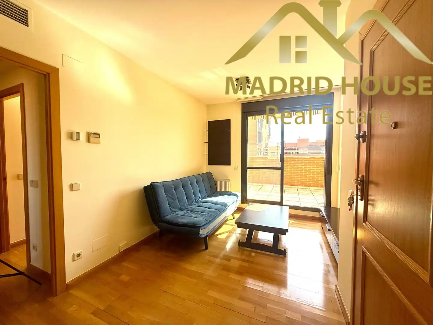 Vista exterior de Àtic en venda en Madrid amb Aire condicionat, Calefacció i Terrassa